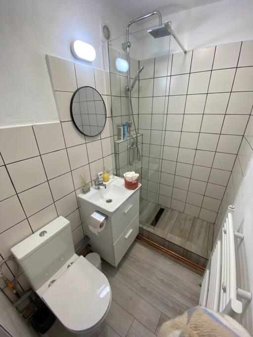 Black& White Apartment Брашов Екстер'єр фото